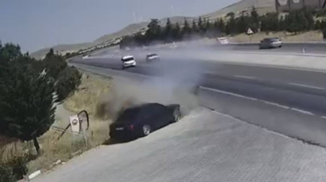 Konya'da otomobilden kopan parça faciaya yol açtı: 3 ayrı kaza, 2 ölüm 2